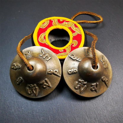 Tibetan Tingsha Bell Set - Tibetan Cymbals - for Sound Healing, Yoga, Meditation, and Mindfulness,Handmade in Nepal,Made of Bronze,Plain Pattern,Black Color，7.7cm/3.0 inch
