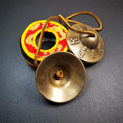 Tibetan Tingsha Bell Set - Tibetan Cymbals - for Sound Healing, Yoga, Meditation, and Mindfulness,Handmade in Nepal,Made of Bronze,Plain Pattern,Black Color，7.7cm/3.0 inch