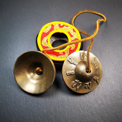 Tibetan Tingsha Bell Set - Tibetan Cymbals - for Sound Healing, Yoga, Meditation, and Mindfulness,Handmade in Nepal,Made of Bronze,Plain Pattern,Black Color，7.7cm/3.0 inch