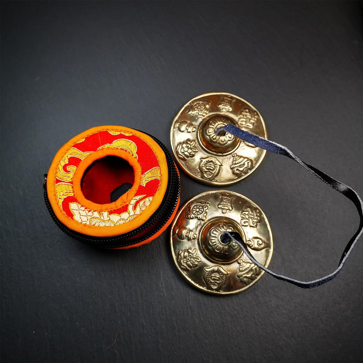Tibetan Tingsha Bell Set - Tibetan Cymbals - for Sound Healing, Yoga, Meditation, and Mindfulness,Handmade in Nepal,Made of Bronze,Plain Pattern,Black Color，7.7cm/3.0 inch