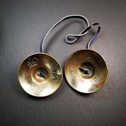 Tibetan Tingsha Bell Set - Tibetan Cymbals - for Sound Healing, Yoga, Meditation, and Mindfulness,Handmade in Nepal,Made of Bronze,Plain Pattern,Black Color，7.7cm/3.0 inch