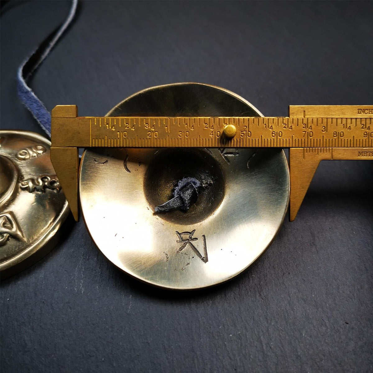 Tibetan Tingsha Bell Set - Tibetan Cymbals - for Sound Healing, Yoga, Meditation, and Mindfulness,Handmade in Nepal,Made of Bronze,Plain Pattern,Black Color，7.7cm/3.0 inch
