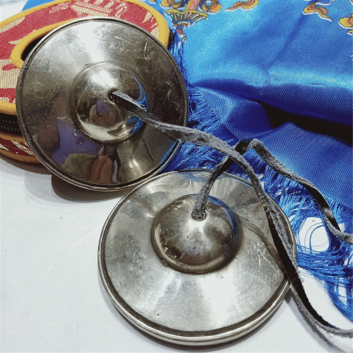 Tibetan Tingsha Bell Set - Tibetan Cymbals - for Sound Healing, Yoga, Meditation, and Mindfulness,Handmade in Nepal,Made of Bronze,Plain Pattern,Black Color，7.7cm/3.0 inch