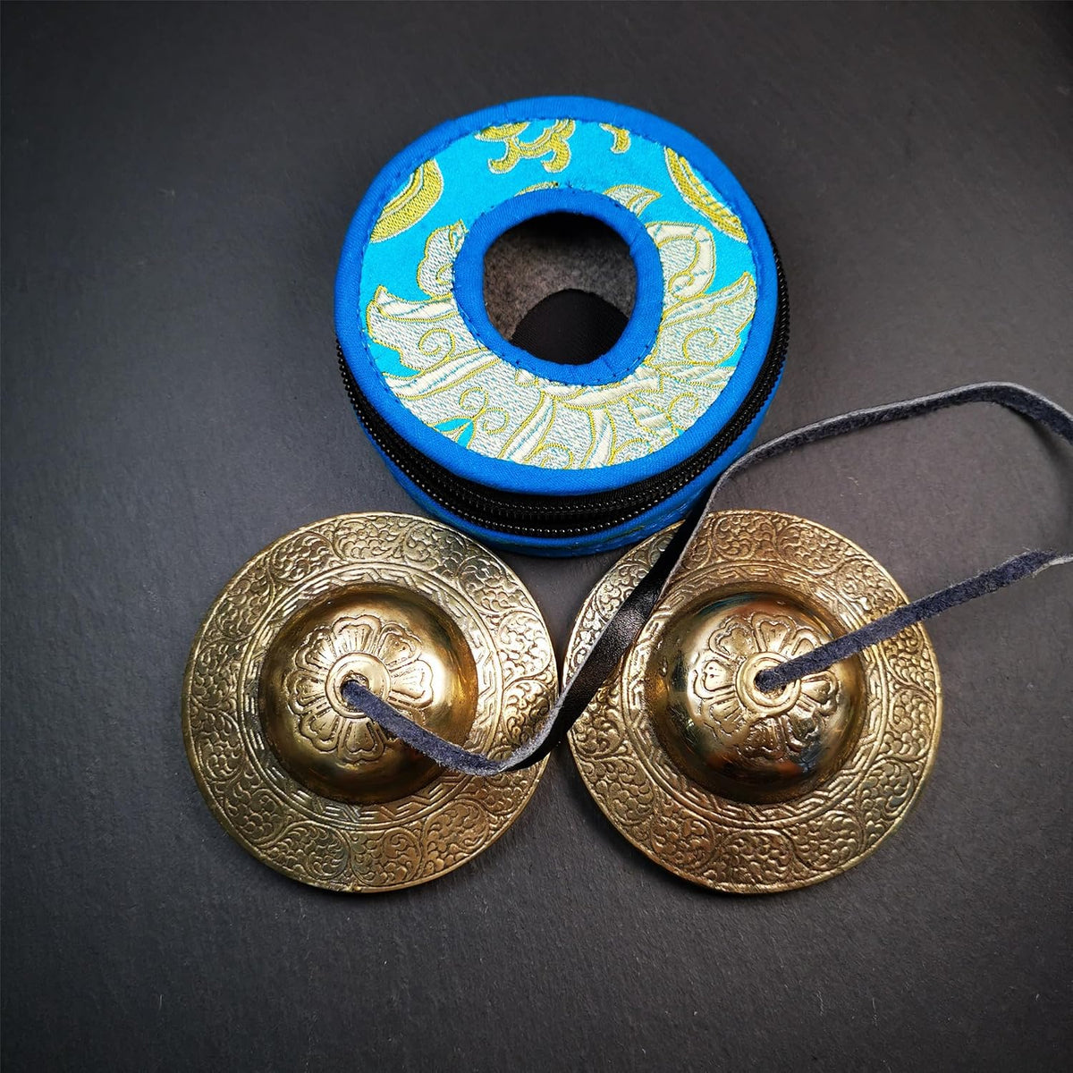 Tibetan Tingsha Bell Set - Tibetan Cymbals - for Sound Healing, Yoga, Meditation, and Mindfulness,Handmade in Nepal,Made of Bronze,Plain Pattern,Black Color，7.7cm/3.0 inch