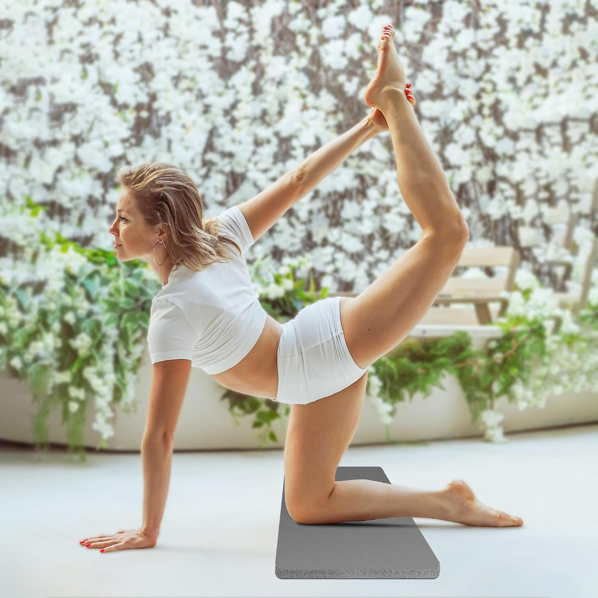 Yoga Knee Pad Cushion, 24 x 9.8 x 0.8 in Thick Mini Yoga Mat, Odor-Free NBR Workout Mat with Storage Strap, Small Exercise Mat for Yoga, Pilates, Kneeling, Planks & Home Gym