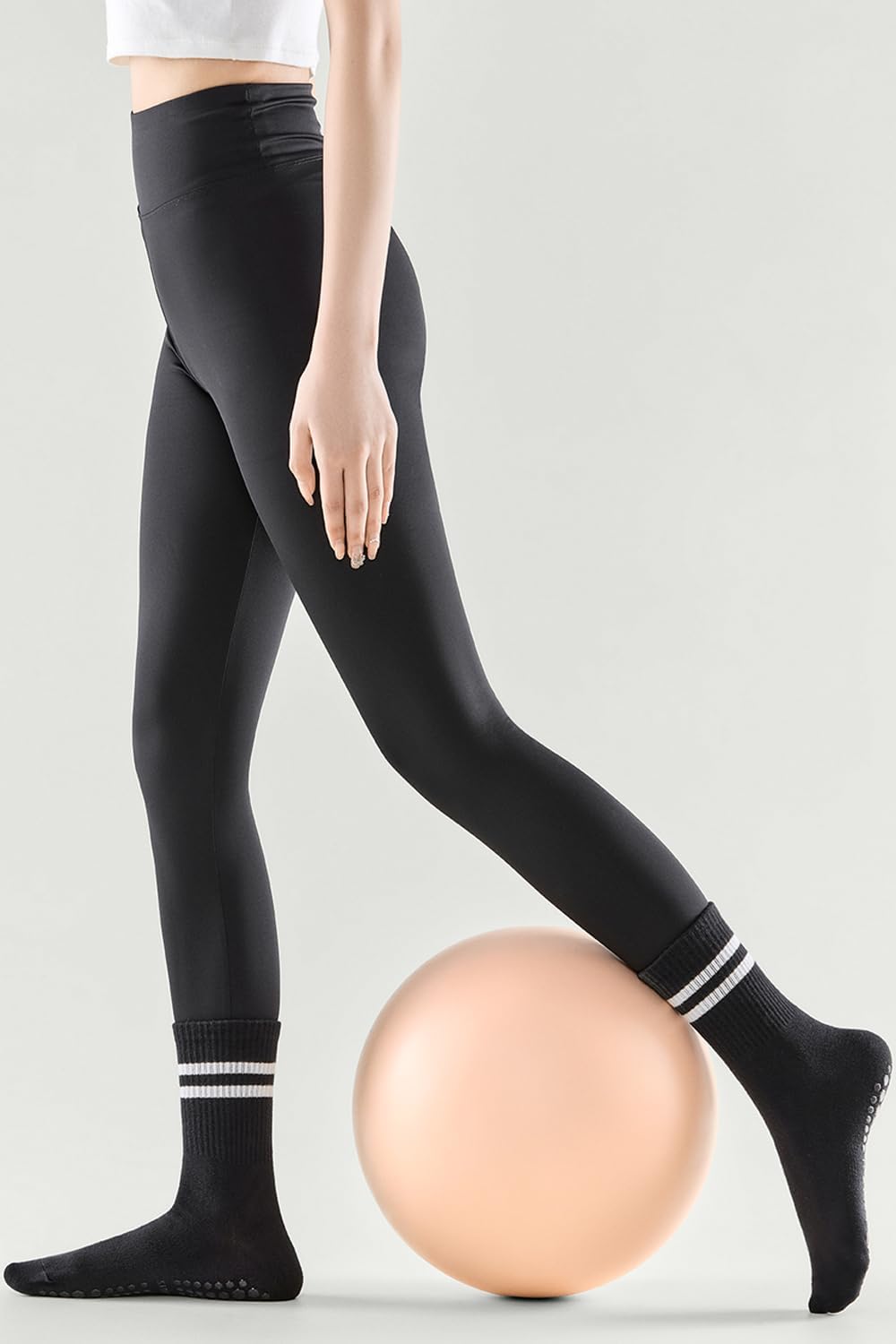 Non Slip Yoga Grip Pilates Socks for Women and Men Anti Slipper Grippy Socks for Ballet, Hospital, Dance