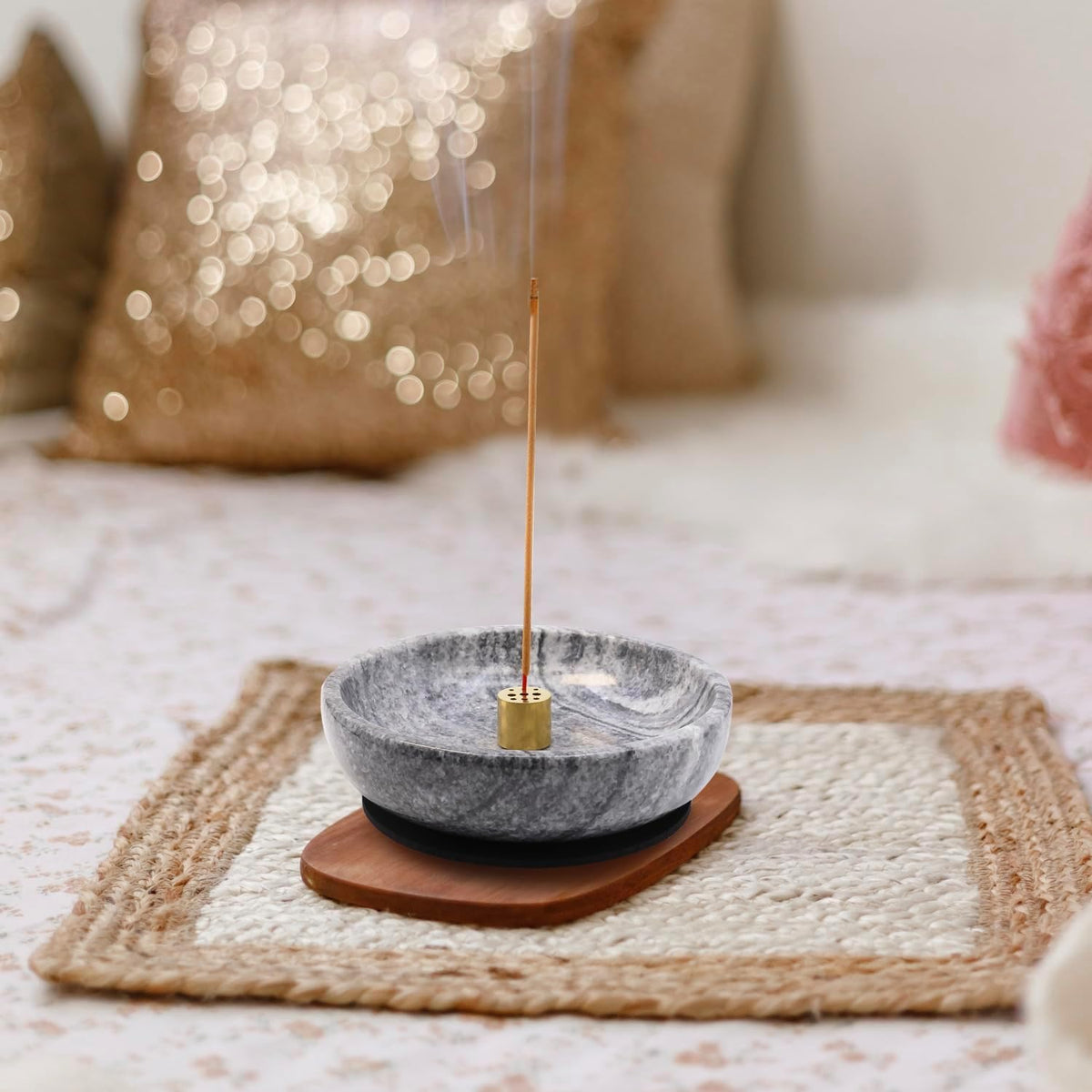 Natural Marble Incense Burner, Handmade Incense Stick Incense Burner Reflux Burner, Ideal for use in Meditation, Incense Smokers and Decoration. (Black)