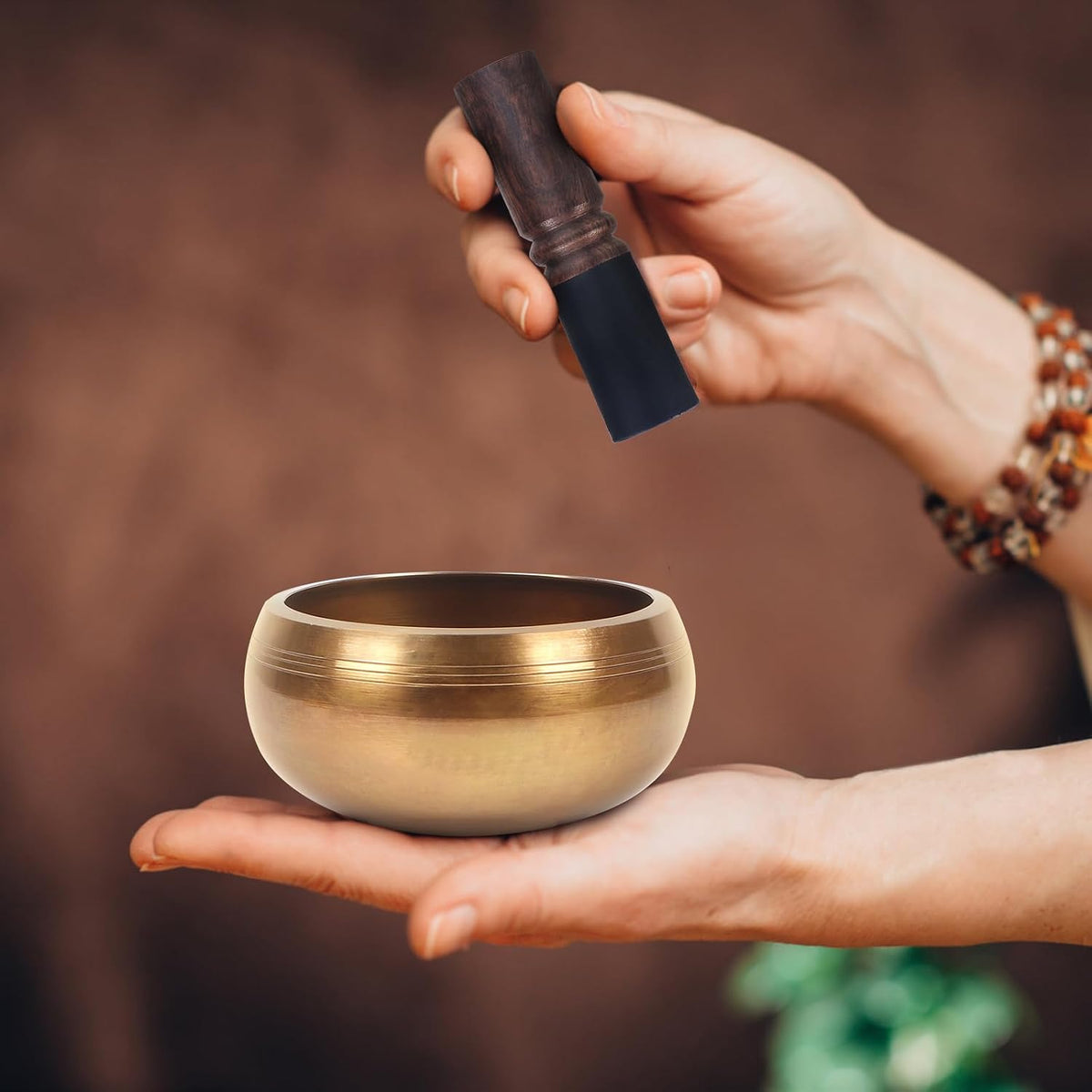 Tibetan Singing Bowls Set- Handmade in Nepal Meditation Sound Bowls for Yoga, Meditation, Mindfulness, Healing and Chakra Balancing, Stress Relief (4', Brown)