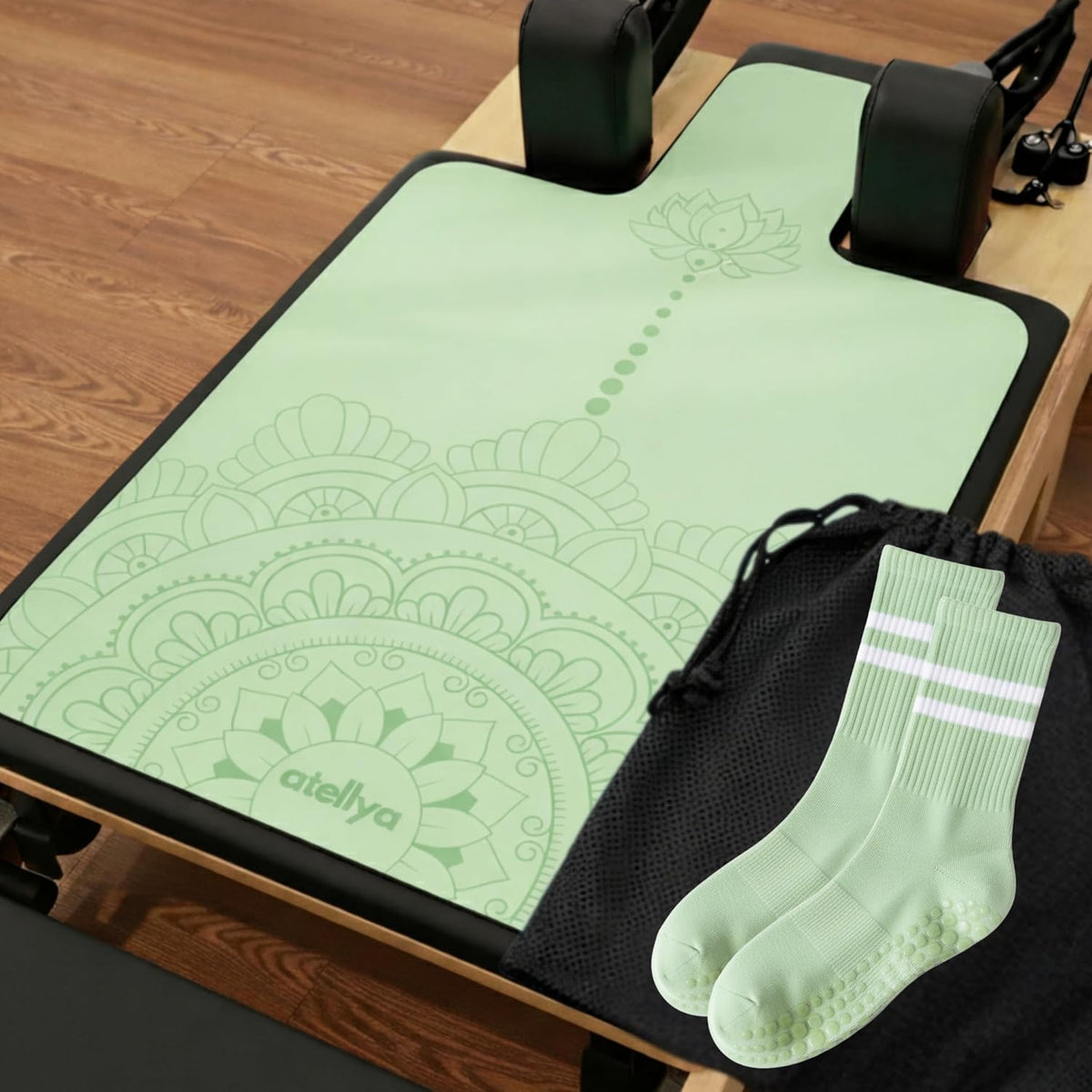 3-in-1 Set Pilates Reformer Mat Non Slip with Pilates Socks & Bag Set - Lightweight Pilates Reformer Cover - Pilates Mat For Reformer Machines, Pilates Reformer Towel, Reformer Mat Cover