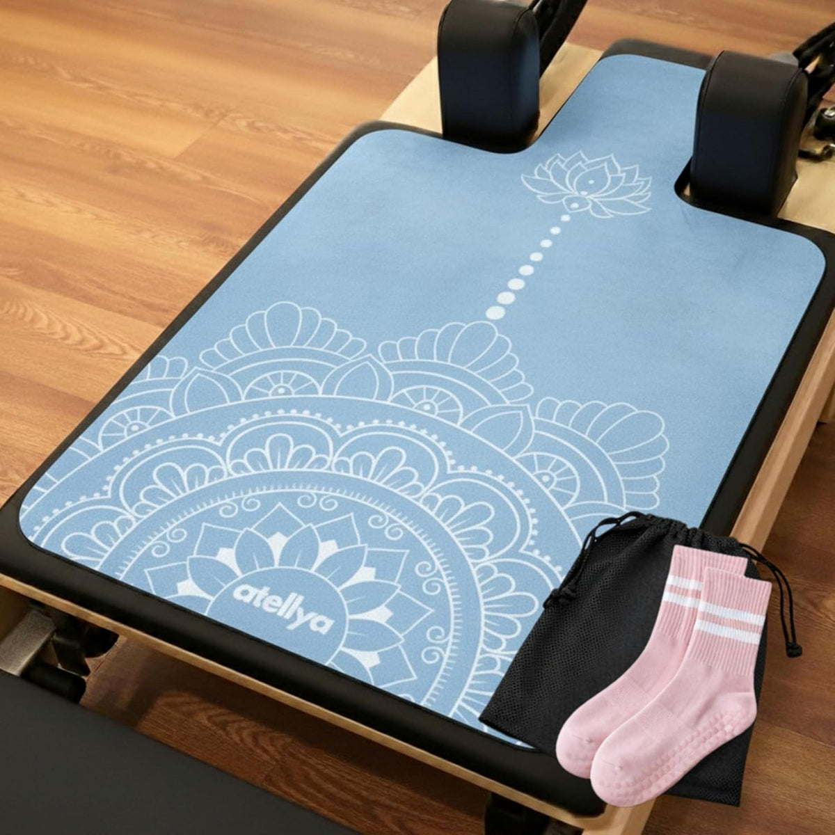 3-in-1 Set Pilates Reformer Mat Non Slip with Pilates Socks & Bag Set - Lightweight Pilates Reformer Cover - Pilates Mat For Reformer Machines, Pilates Reformer Towel, Reformer Mat Cover