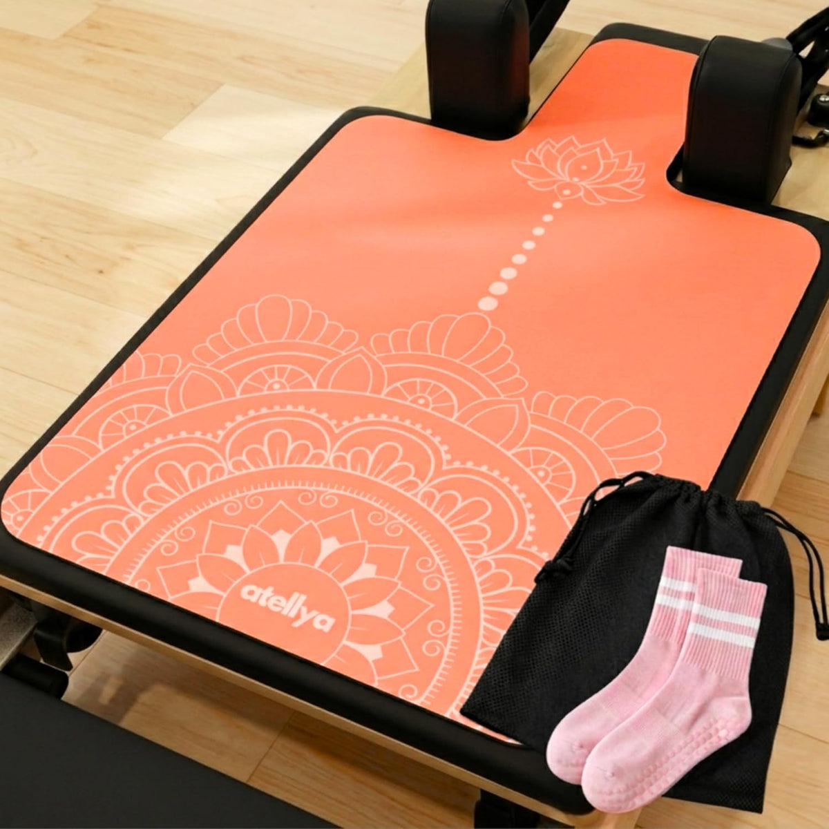 3-in-1 Set Pilates Reformer Mat Non Slip with Pilates Socks & Bag Set - Lightweight Pilates Reformer Cover - Pilates Mat For Reformer Machines, Pilates Reformer Towel, Reformer Mat Cover